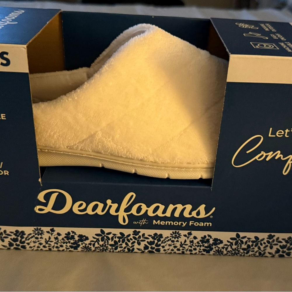 Dearfoams Cream Memory Foam Slippers
